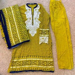 3 piece Gul Ahmed Pakistani suit Women’s small